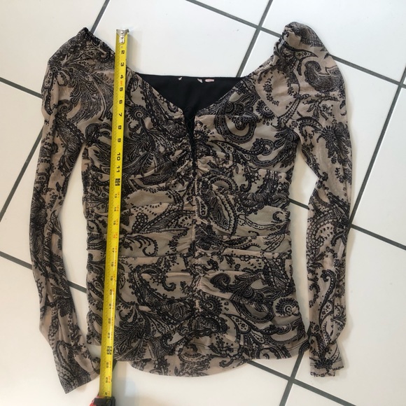 Ladies sheer mesh long sleeved top sized for L or XL - Picture 8 of 10